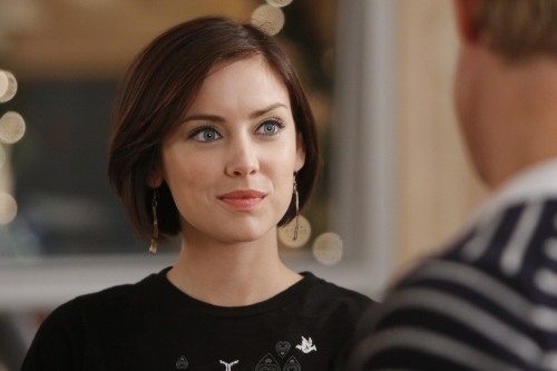 13 Jessica Stroup 90210 As Erin Silver 13 Dec 2010 POSTED BY Steffi